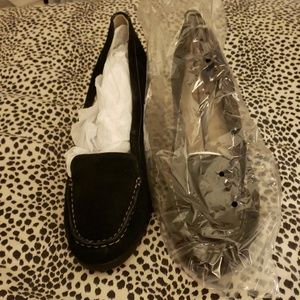 12W Naturalizers Black Suede Loafer Wedges